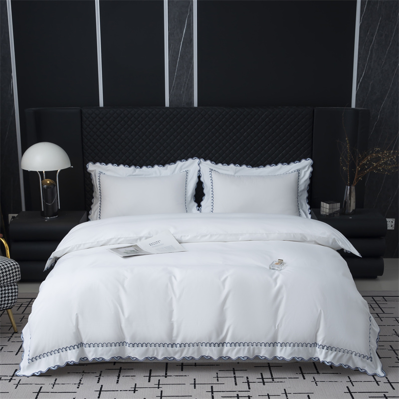 Комплект постельного белья из хлопкового сатина 350TC с изысканной вышивкой и прорезным дизайном