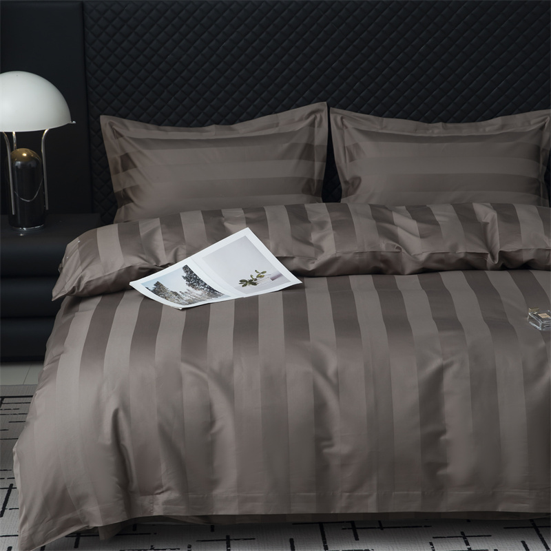 Комплект постельного белья из хлопкового сатина 750TC с сатиновыми полосками шириной 7 см Комплект постельного белья из хлопкового сатина 750TC с сатиновыми полосками шириной 7 см
