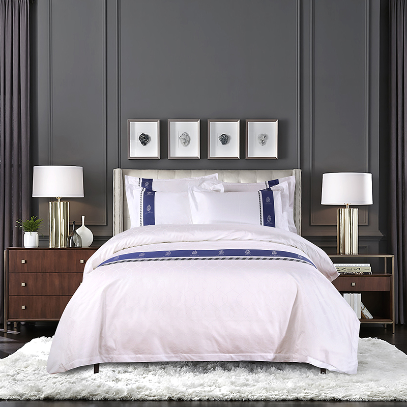 Комплект постельного белья из 100% хлопка с окрашенной в массе пряжей и индивидуальным логотипом